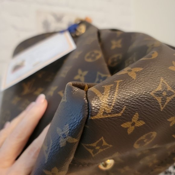 ❌❌ SOLD ❌❌ Louis Vuitton Artsy in Monogram - Picture 6 of 16
